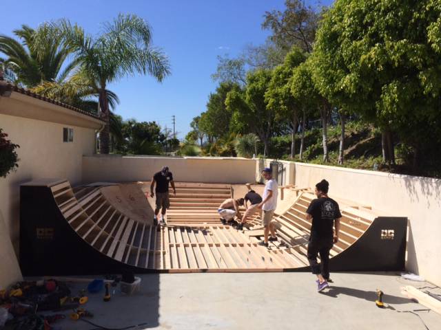 Skateboard Bowl Ramp