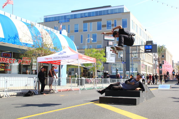 Beach Streets Event with Diamond